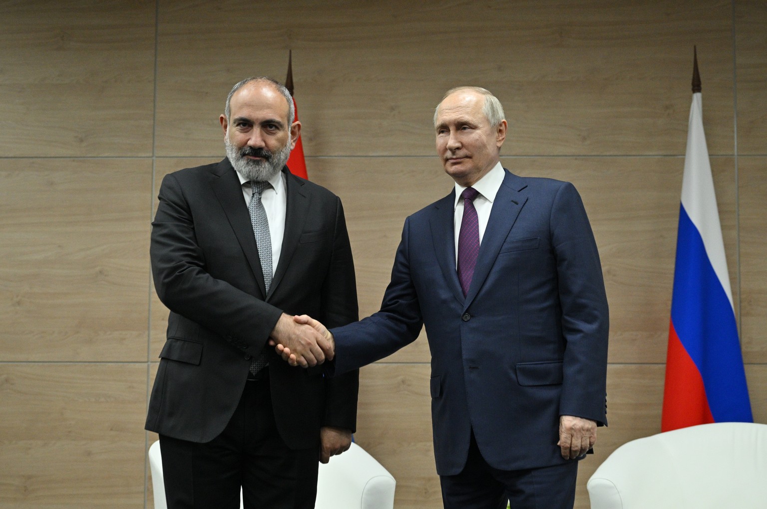 epa10681761 Russian President Vladimir Putin (R) meets with Armenian Prime Minister Nikol Pashinyan (L), during the Eurasian Intergovernmental Council and the Council of CIS Heads of Government meetin ...
