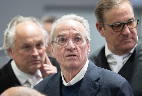 epa11357156 Heinrich XIII Prinz Reuss (C) arrives for his trial at the Higher Regional Court in Frankfurt, Germany, 21 May 2024. Nine defendants are being tried in state security proceedings on charge ...