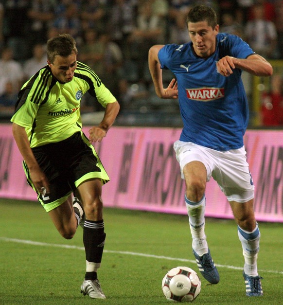 Bildnummer: 03872458 Datum: 14.08.2008 Copyright: imago/Agencja Przeglad Sportowy
Robert Lewandowski (Lech Posen, re.) gegen Kay Voser (Grasshoppers Z