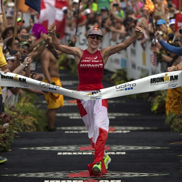 Nicht finanziell, aber emotional wohl der grösste Erfolg: Daniela Ryf gewinnt Mitte Oktober den legendären Ironman-Triathlon auf Hawaii.