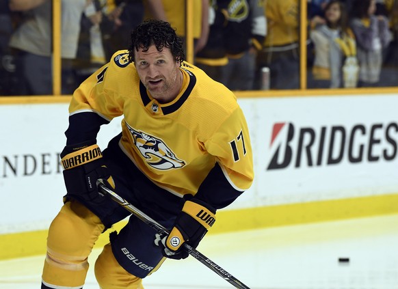 Nashville Predators left wing Scott Hartnell (17) warms up before an NHL hockey game against the New York Rangers Saturday, Feb. 3, 2018, in Nashville, Tenn. (George Walker IV/The Tennessean via AP)