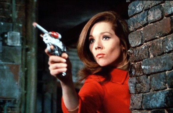 Diana Rigg in ihrer Paraderolle als Emma Peel in &quot;Mit Schirm, Charme und Melone&quot;