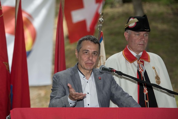 Bundesrat Ignazio Cassis haelt seine Rede an der 1. August-Feier auf dem Waffenplatz von Monteceneri, am Mittwoch, 1. August 2018 in Monteceneri. (KEYSTONE/Ti-Press/Davide Agosta)