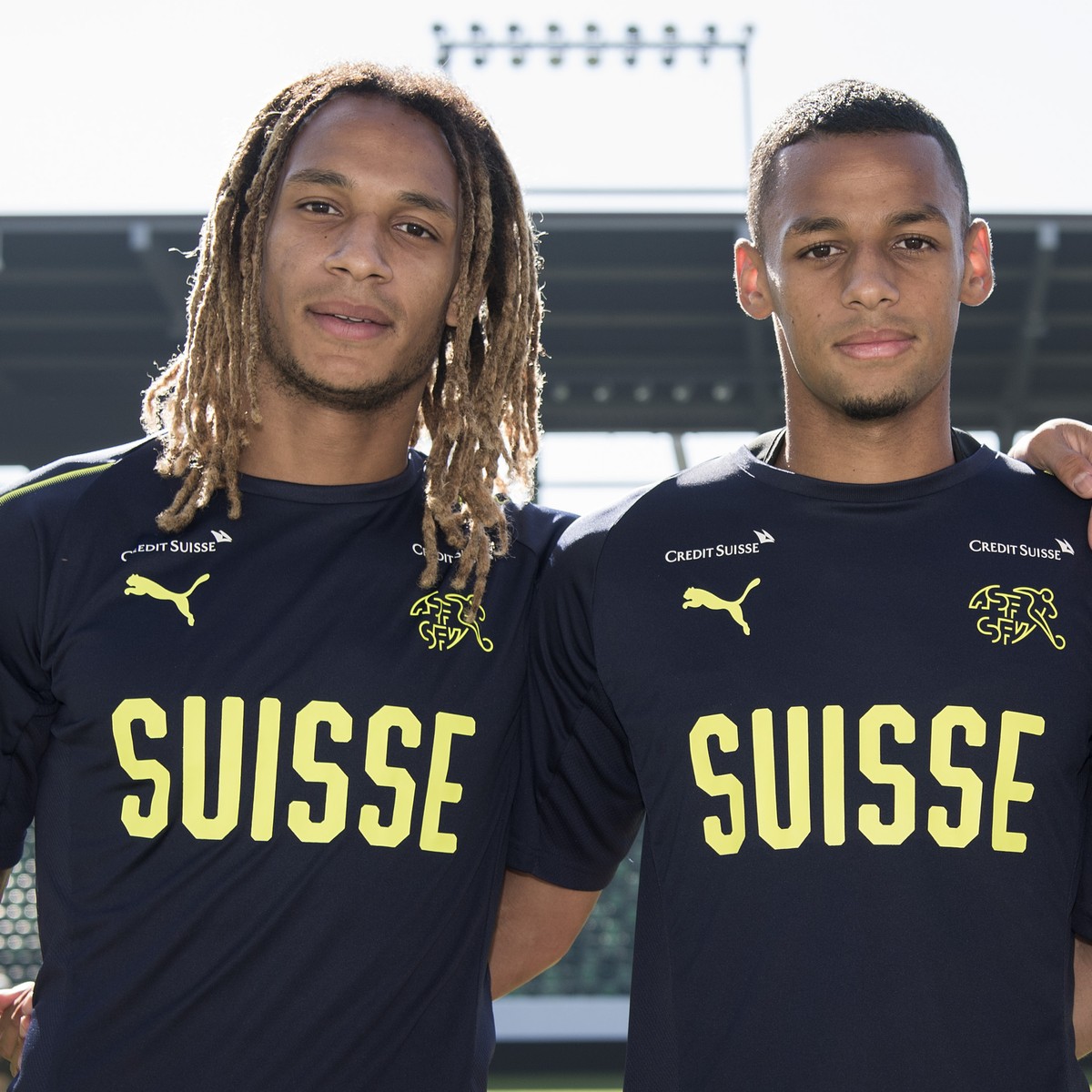 Die Spieler Kevin Mbabu, Djibril Sow und Albian Ajeti, von links, posieren vor einem Training der Schweizer Fussball Nationalmannschaft, am Sonntag, 9. September 2018, in St. Gallen. (KEYSTONE/Peter S ...