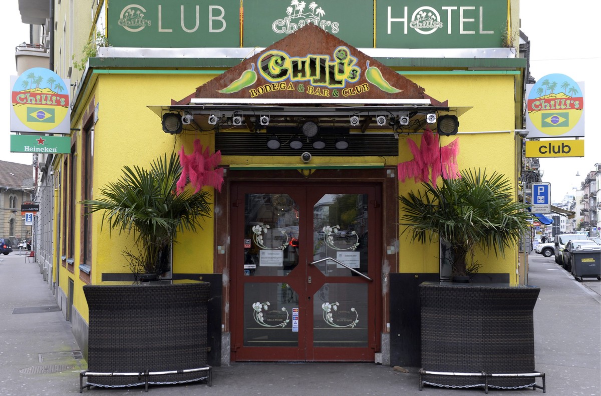 ARCHIV - ZUR MELDUNG ZU WEITEREN ANKLAGEN IM KORRUPTIONSFALL MIT BEAMTEN DER ZUERCHER STADTPOLIZEI STELLEN WIR IHNEN DIESES ARCHIVBILD ZUR VERFUEGUNG - Der Club "Chilli's" in Zuerich, a ...
