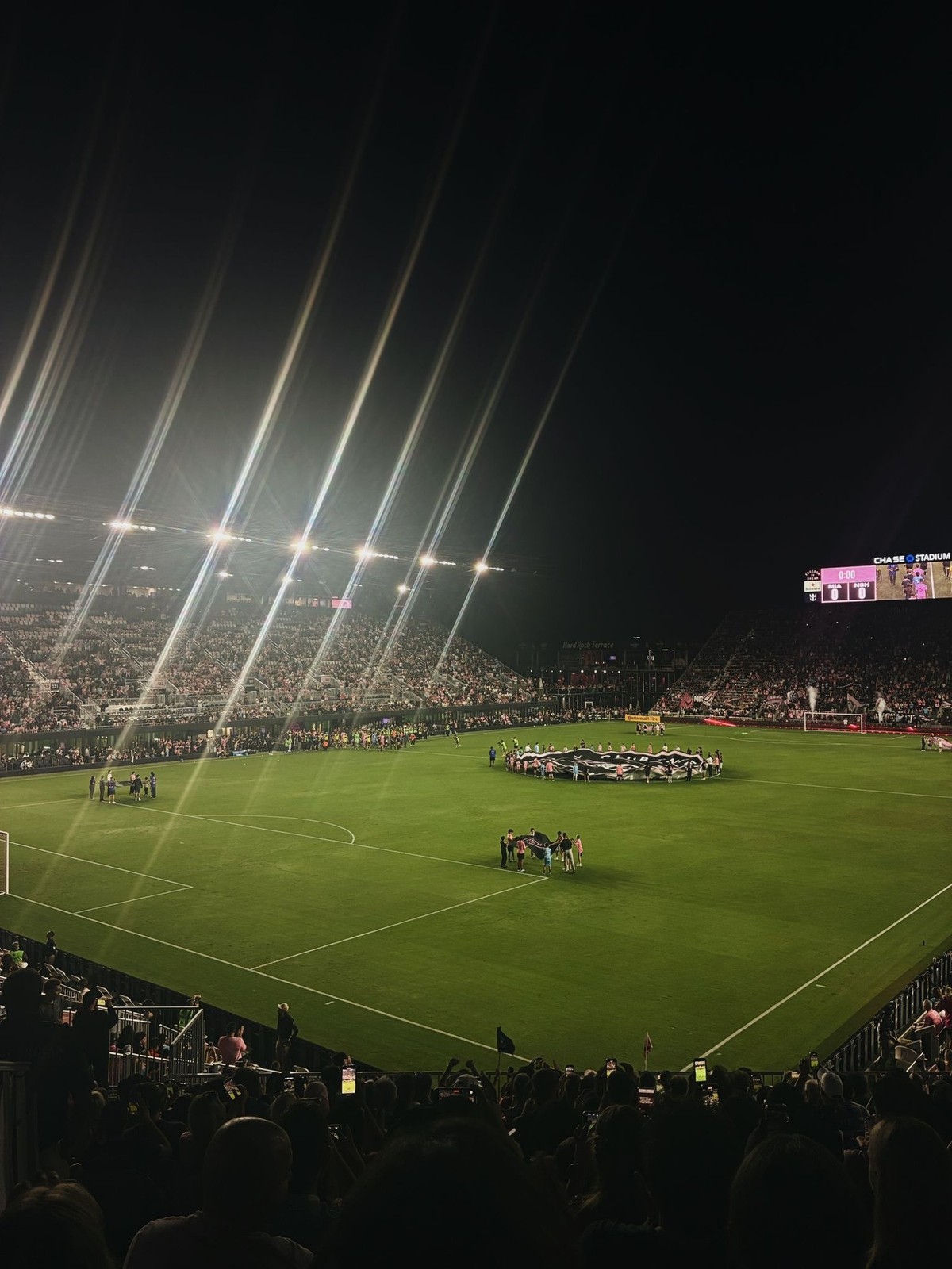 L'intérieur de la maison (de préretraite) de Messi, quelques secondes avant le coup d'envoi, samedi soir.