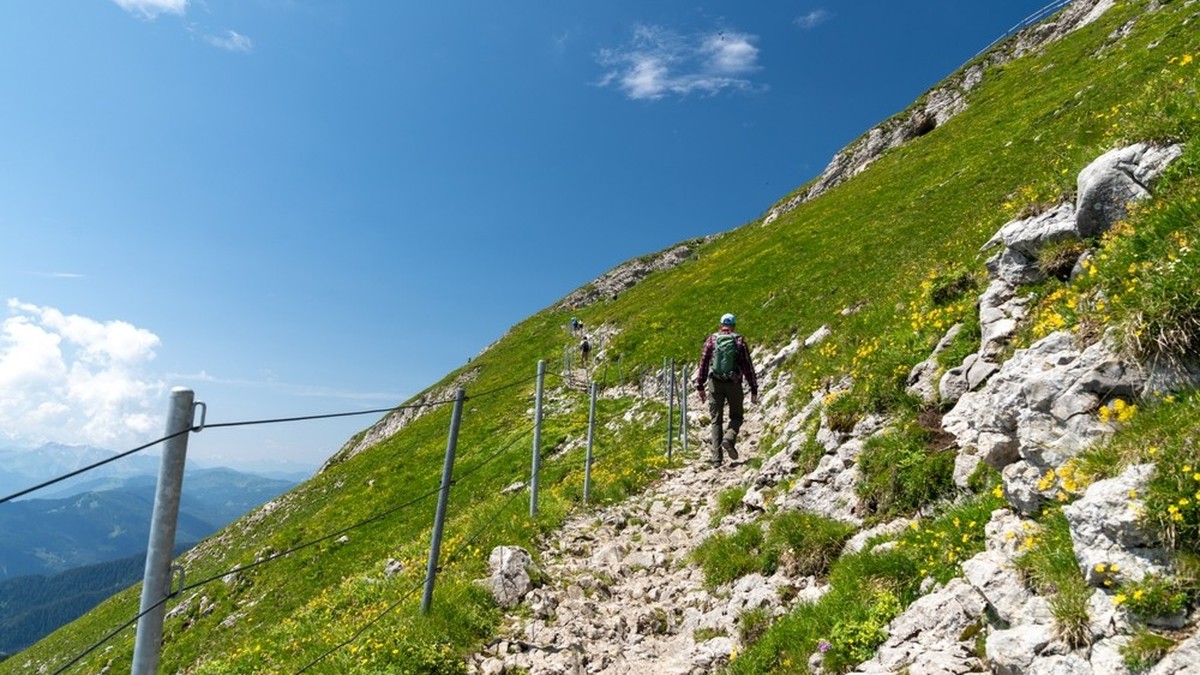 Wanderer-68-st-rzt-am-Pilatus-100-Meter-in-die-Tiefe-und-berlebt