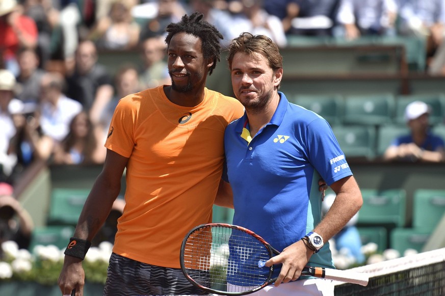05.06.2017, Roland Garros, Paris, FRA, ATP Tennis Herren Tour, French Open, im Bild Gael Monfils (FRA), Stan Wawrinka (SUI) // Gael Monfils (FRA), Stan Wawrinka (SUI) during the French Open Tournament ...