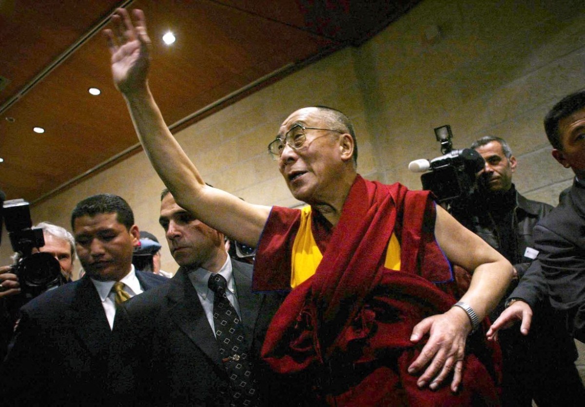 TIBETAN SPIRITUAL LEADER DALAI LAMA SPEAKS TO JOURNALISTS DURING A PRESS CONFERENCE IN JERUSALEM (Photo by Serge ATTAL / Only France via AFP)