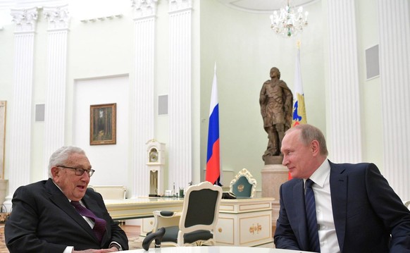 June 29, 2017. - Russia, Moscow. - Russian President Vladimir Putin and US former Secretary of State Henry Kissinger (left) meet in the Kremlin. KremlinxPool PUBLICATIONxINxGERxSUIxAUTxHUNxONLY Jun ...
