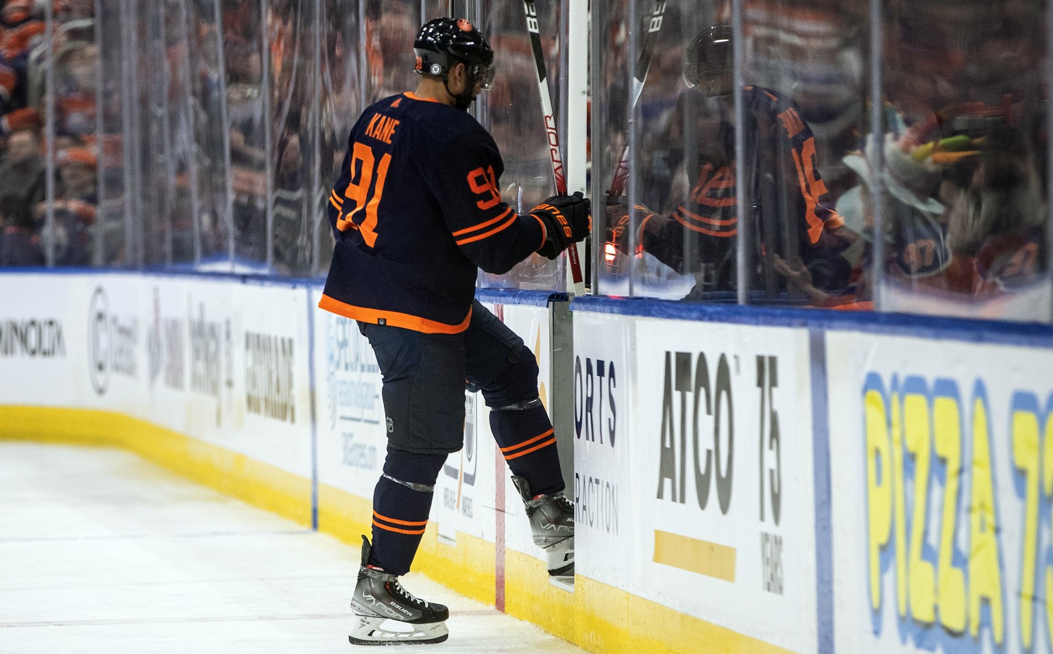 Edmonton Oilers&#039; Evander Kane (91) steps into the penalty box during the third period of an NHL hockey game against the Arizona Coyotes, in Edmonton, Alberta, Monday, March 28, 2022. (Jason Frans ...