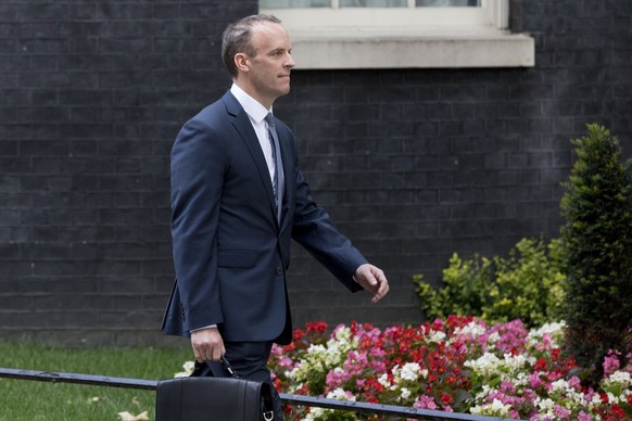 epa06874898 Dominic Raab leaves the British Prime Minister&#039;s London residence, 10 Downing Street, Central London, 09 July 2018. Housing minister Dominic Raab has been appointed Brexit Secretary b ...