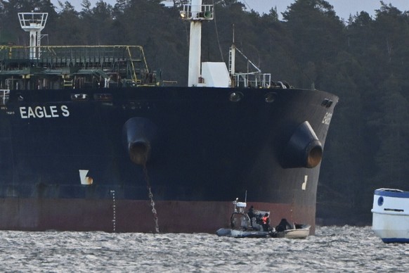 FILE - The Cook Islands-registered oil tanker Eagle S is anchored near the Kilpilahti port in Porvoo on the Gulf of Finland, Dec. 30, 2024. (Jussi Nukari/Lehtikuva via AP, File)
EU-Finland-Estonia-Cab ...