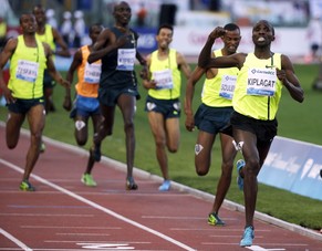 Stand Landsmann und Weltmeister Asbel Kiprop vor der Sonne: Silas Kiplagat.