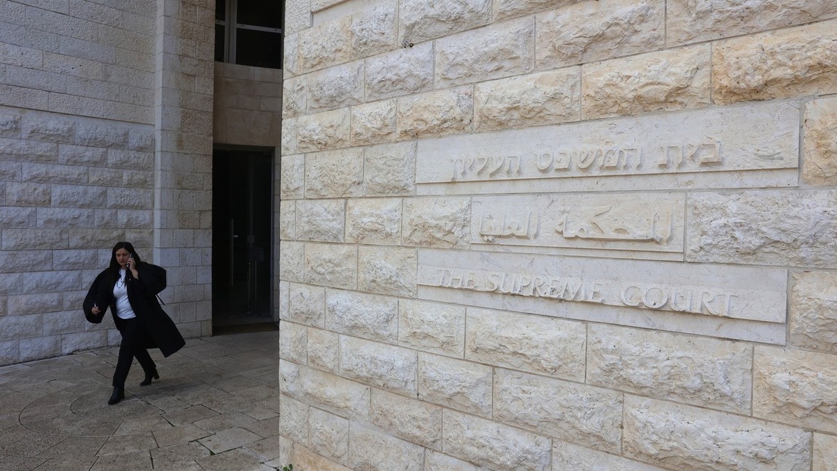 Israel’s Supreme Court postpones law to make impeachment more difficult Shipping giant Maersk indefinitely suspends travel to the Red Sea