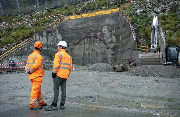 Das Tunnel Portal beim offiziellen Spatenstich zum Baustart der zweiten Roehre des Gotthard Strassentunnel am Nordprtal in Goeschenen am Donnerstag, 29. September 2021. (KEYSTONE/Urs Flueeler).