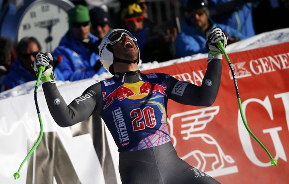 Alpine Skiing - FIS Alpine Skiing World Cup - Men&#039;s Downhill Race - Kitzbuehel, Austria - 21/01/17 - Johan Clarey of France reacts at the finish line. REUTERS/Leonhard Foeger