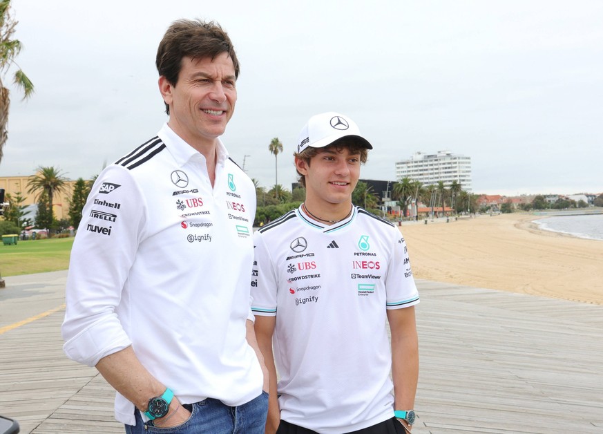 13.03.2025, Albert Park Circuit, Melbourne, FORMULA 1 LOUIS VUITTON AUSTRALIAN GRAND PRIX 2025 ,im Bild Teamchef und Gesch�ftsf�hrer Toto Wolff Mercedes-AMG Petronas F1 Team, Andrea Kimi Antonelli ITA ...