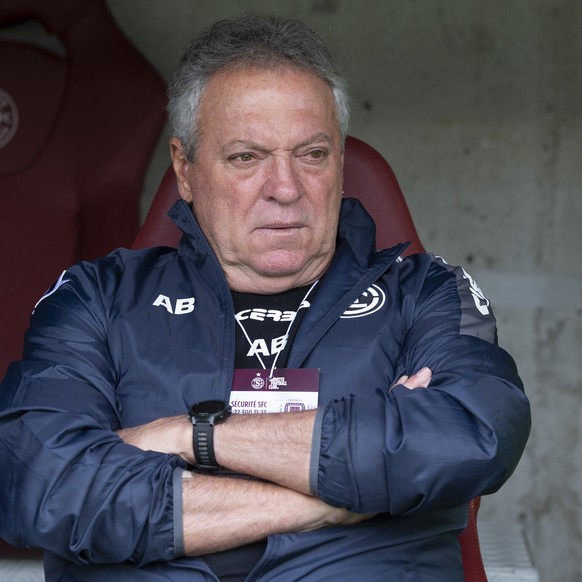 Abel Braga, coach of FC Lugano, looks the games, during the Super League soccer match of Swiss Championship between Servette FC and FC Lugano, at the Stade de Geneve stadium, in Geneva, Switzerland, S ...
