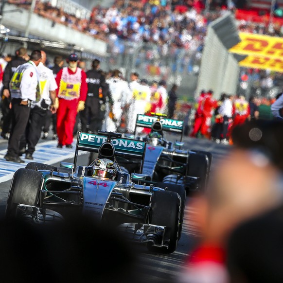 So war's 2015 in Melbourne: Lewis Hamilton siegte vor Mercedes-Kollege Nico Rosberg.