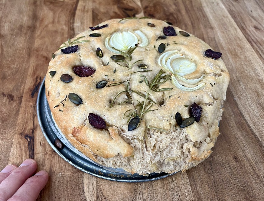 Mein absoluter Lieblings-Sommerferien-Food kam nicht aus dem Resti:
Selbstgemachtes Focaccia, dazu Joghurt-Zitronen-Sauce 😋
Disclaimer: Selbstgemacht = von der Tochter (15), einer leidenschaftlichen  ...