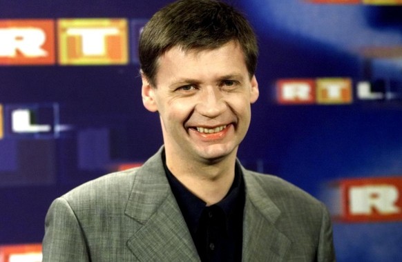 Guenther Jauch, unter anderem Moderator der RTL-Rateshow &quot;Wer wird Millionaer?&quot; waehrend eines Fototermins am Mittwoch, 8. November 2000, in Hamburg. RTL gab einen Ausblick auf die kommenden ...