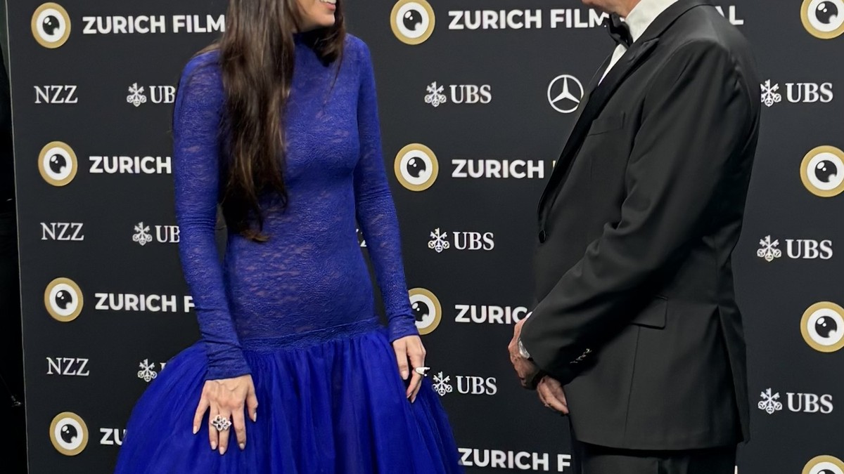Dakota-Johnson-hat-das-diesj-hrige-Zurich-Film-Festival-er-ffnet