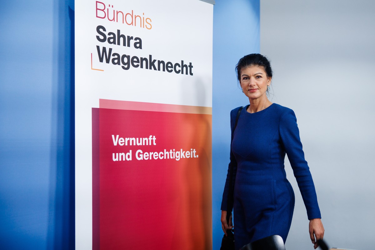 epa12516446 Sahra Wagenknecht Alliance (BSW) co-chairwoman Sahra Wagenknecht arrives for a press conference on the formation of the partys executive committee in Berlin, Germany, 10 November 2025. EP ...