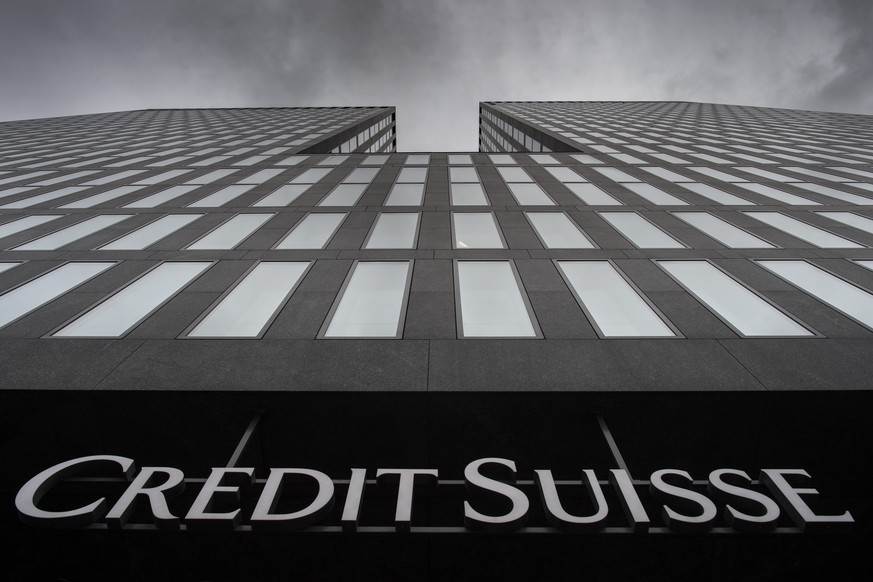 ARCHIV - ZUM VERLUST VON 2.44 MRD FRANKEN DER CREDIT SUISSE IM GESCHAEFTSJAHR 2016, STELLEN WIR IHNEN AM DIENSTAG, DEM 14. FEBRUAR 2017, FOLGENDES ARCHIVBILD ZUR VERFUEGUNG - Das Credit Suisse Gebaeud ...