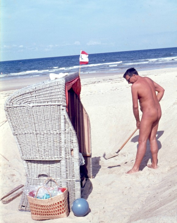 Sommerurlaub GDR20160222 Aufnahme ca 1964 Sommerurlaub an der Nordsee Sylt