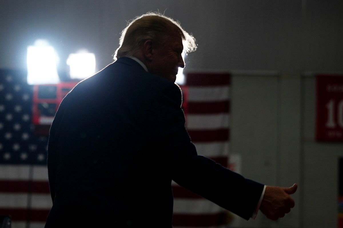 President Donald Trump arrives to speak during a campaign rally at McMorran Place Sports and Entertainment Center, Sunday, Oct. 25, 2026, in Port Huron, Mich. (AP Photo/Julia Demaree Nikhinson)
APTOPI ...