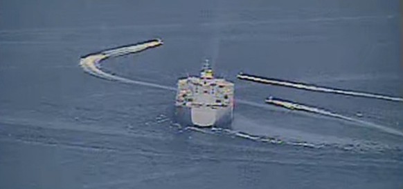 epa08365408 A handout photo made available by the US Naval Forces Central Command / US 5th Fleet via the Defense Visual Information Distribution Service (DVIDS) shows Iranian Islamic Revolutionary Gua ...