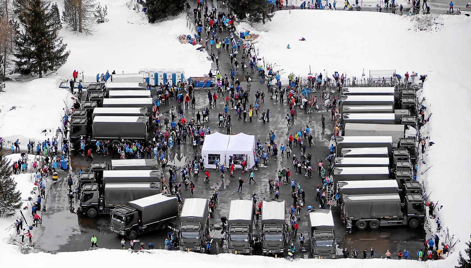 ENGADIN, 10MAR19 - Flugaufnahme vom Zielgelaende des 51. Engadin Skimarathon mit ueber 14&#039;000 Langlaeuferinnen und Langlaeufer am 10. Maerz 2019 im Oberengadin.

Aerial photo of the 51st Engadin  ...