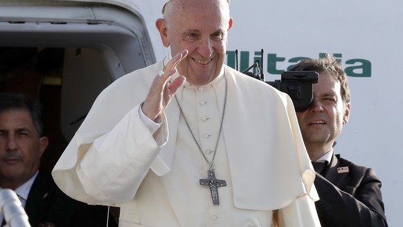 epa06828661 Pope Francis leaves after a one day visit at Cointrin airport in Geneva, Switzerland, 21 June 2018. Pope Francis visited the World Council of Churches as centerpiece of the ecumenical comm ...