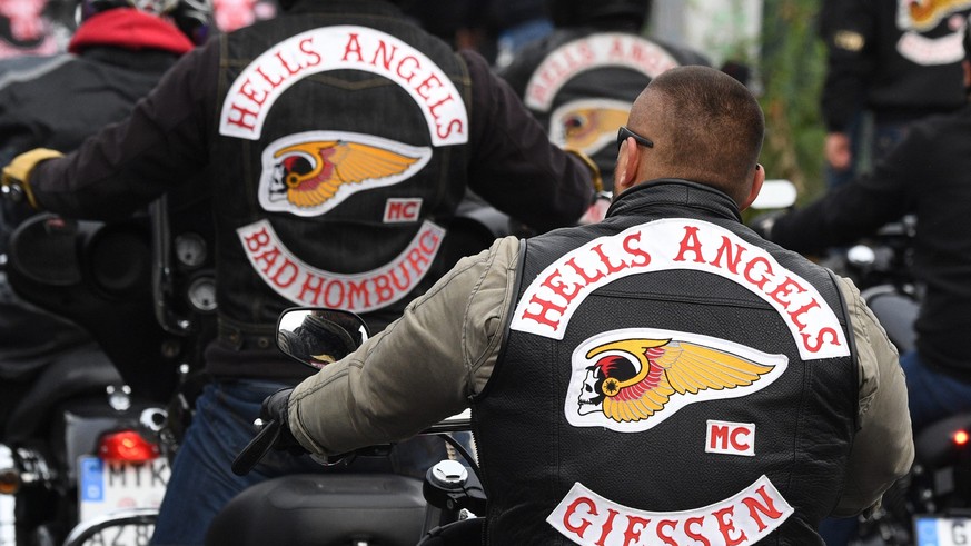 epa05582272 Hells Angels members and members of friendly rocker groups of several European countries and all of Germany arrive for the funeral of Hells Angels Giessen president Ayguen Mucukat (Aygun)  ...