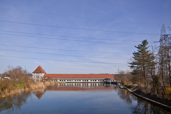 ZUM THEMA ENERGIESTRATEGIE 2050 STELLEN WIR IHNEN FOLGENDES BILDMATERIAL ZUR VERFUEGUNG - The hydroelectric power plant of energy company Alpiq in the &quot;Aare&quot; river near Goesgen in the canton ...