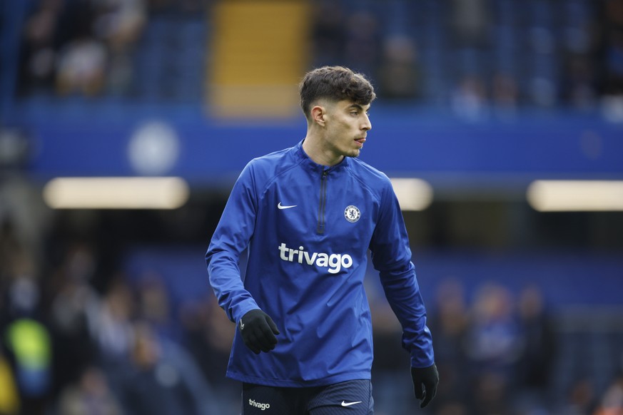 Chelsea&#039;s Kai Havertz warms up prior to the start of the English Premier League soccer match between Chelsea and Aston Villa at Stamford Bridge stadium in London, Saturday, April 1, 2023. (AP Pho ...