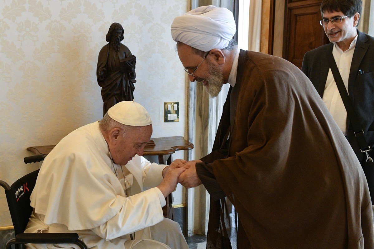 Alireza Arafi a rencontré le pape François en 2022.