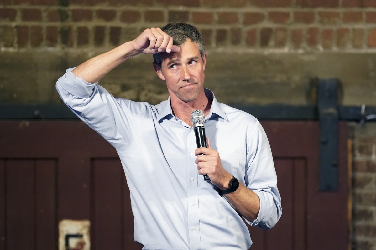Beto O'Rourke, Texas Democratic gubernatorial candidate, arrives to address supporters at his Election Night event Tuesday, Nov. 8, 2022, in El Paso, Texas. (AP Photo/LM Otero)
Beto O'Rourke