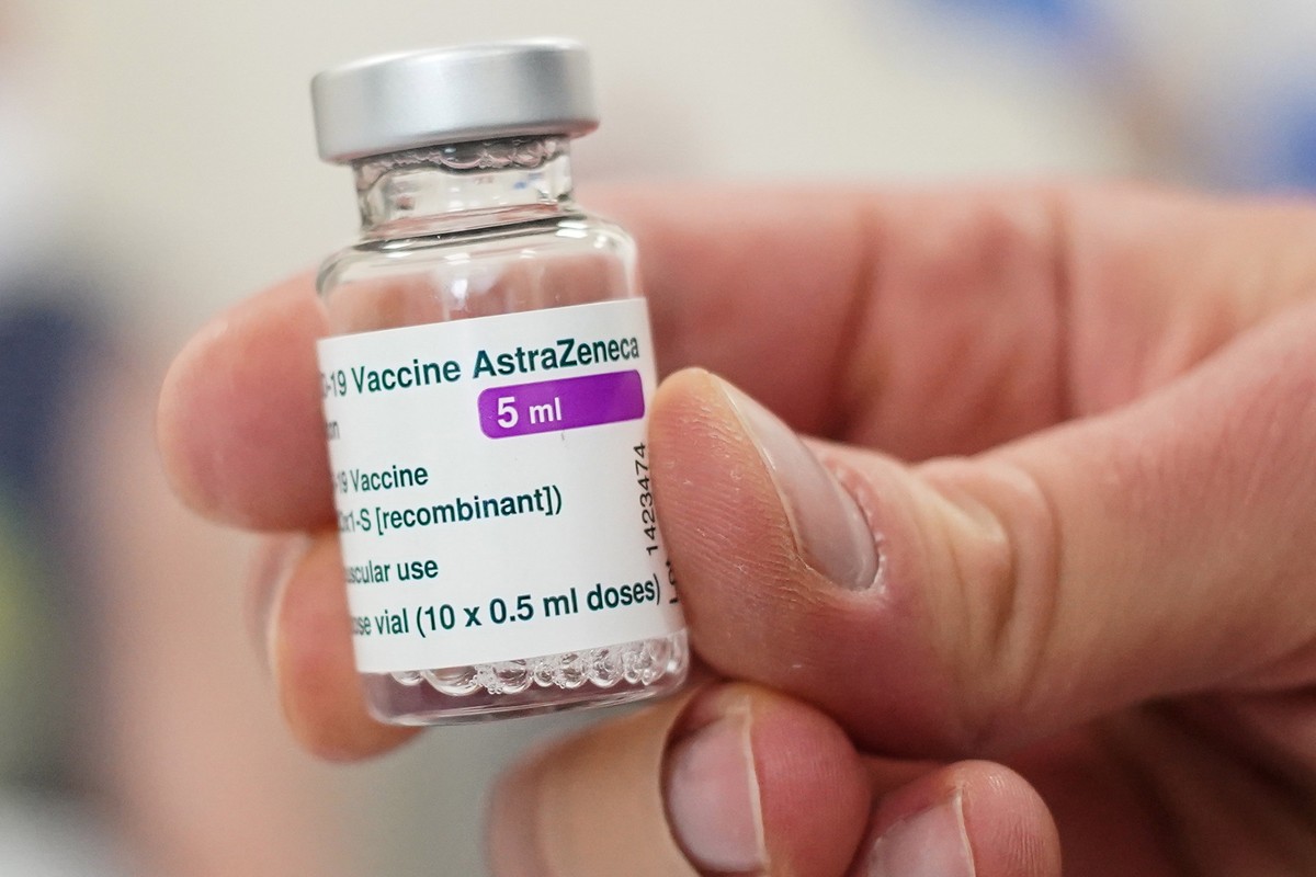 epa09085734 A nurse prepares to administer the AstraZeneca COVID-19 vaccine at the Southern Hospital in Warsaw, Poland, 20 March 2021. Poland has received a new batch of 65,000 coronavirus vaccine dos ...