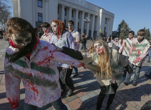 Aktivisten machen während einer Demonstration in der Ukraine auf die Missstände aufmerksam.&nbsp;