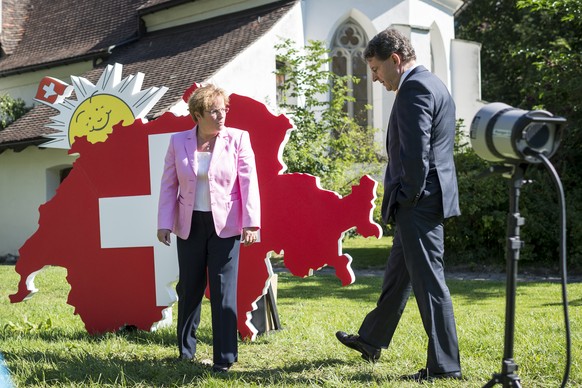 Heinz Brand (r.) dürfte Magdalena Martullo-Blocher vor dem Sünneli stehen.