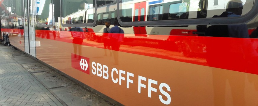 Der Flirt «Traverso», der künftig auf der Gotthard-Panoramastrecke verkehrt, ist ein Blickfang. Die SOB und Stadler haben den neuen Fernverkehrszug der SOB heute an der internationalen Fachmesse für V ...