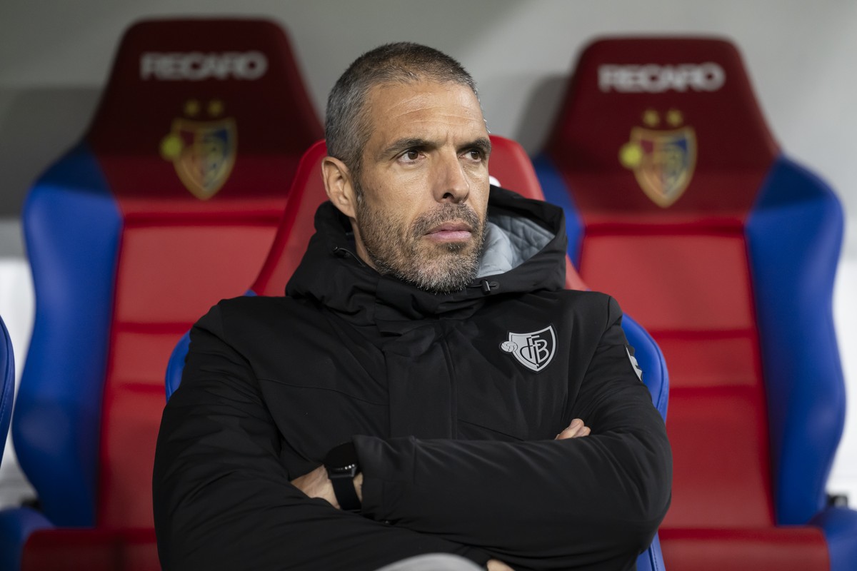 Trainer Fabio Celestini (FCB) reagiert kurz vor dem Fussball Meisterschaftsspiel der Regular Season der Swiss Super League zwischen dem FC Basel 1893, FCB, und dem dem FC Winterthur, FCW, im Stadion S ...