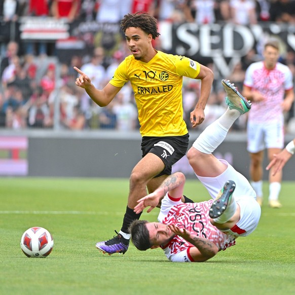 Sion, 20.05.2024, Football Dieci Challenge League, FC Sion - FC Schaffhouse, Liam Chipperfield FCS 35 duel with Marc Giger FCSCH 20 Frederic Dubuis/Imago FC SION - FC SCHAFFHOUSE Imago