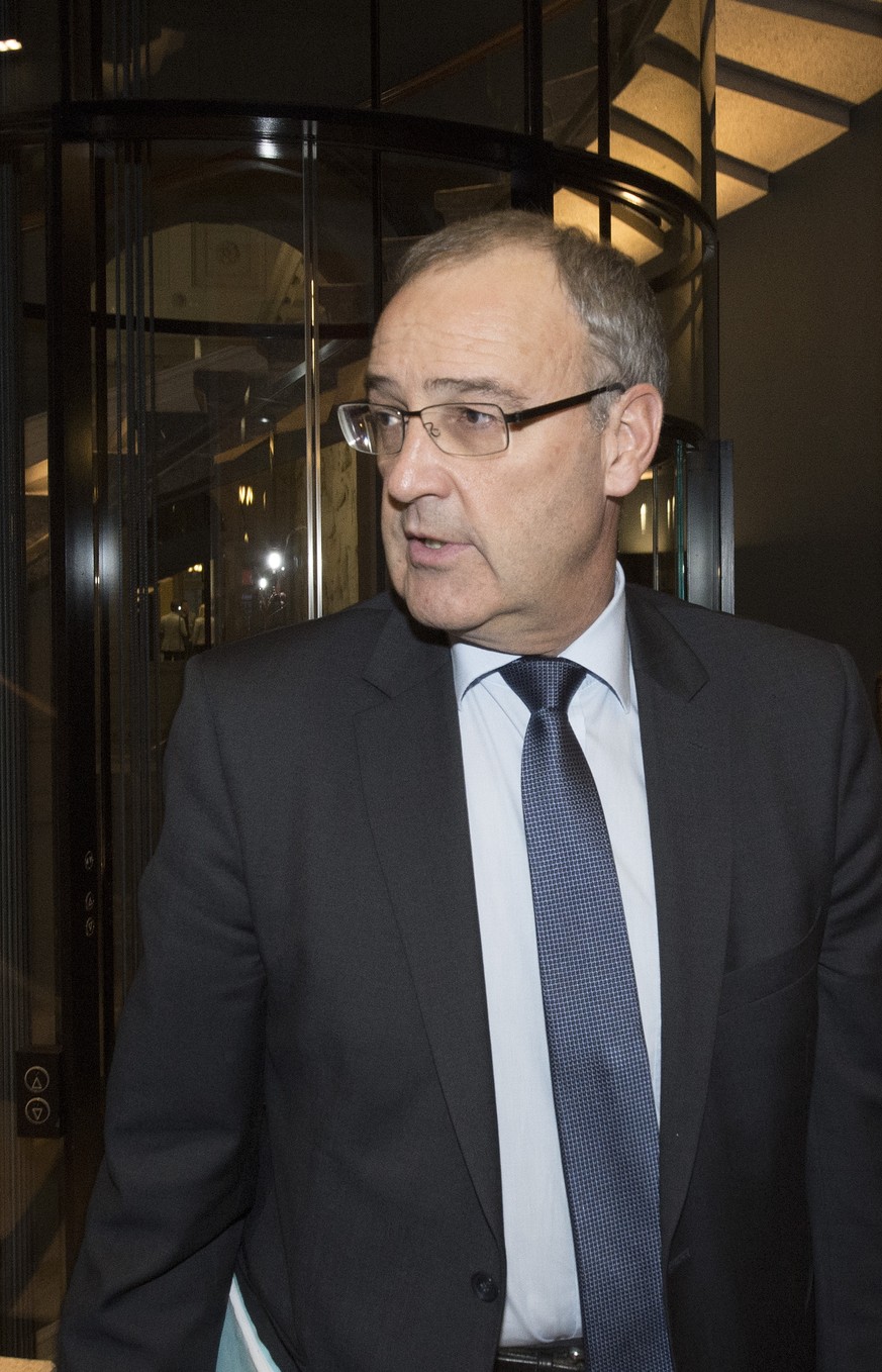 Favorit Parmelin: «I can English understand, but je préfère repondre en français»