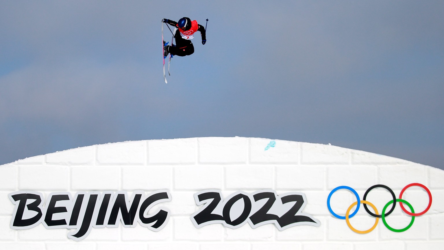 epa09757209 Mathilde Gremaud of Switzerland competes during Women&#039;s Freestyle Skiing Slopestyle final at the Zhangjiakou Genting Snow Park at the Beijing 2022 Olympic Games, Beijing municipality, ...