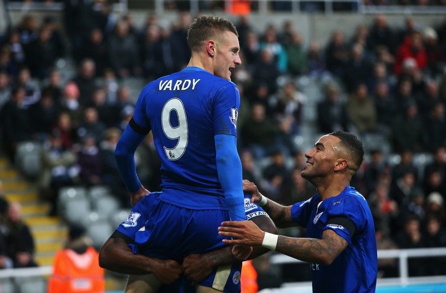 Jamie Vardy lässt sich feiern. Der Leicester-Stürmer erzielt im 10. Spiel in Folge ein Tor.&nbsp;