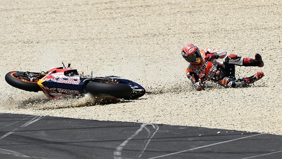Alles oder nichts: Marquez' Husarenritt endet im Kies.