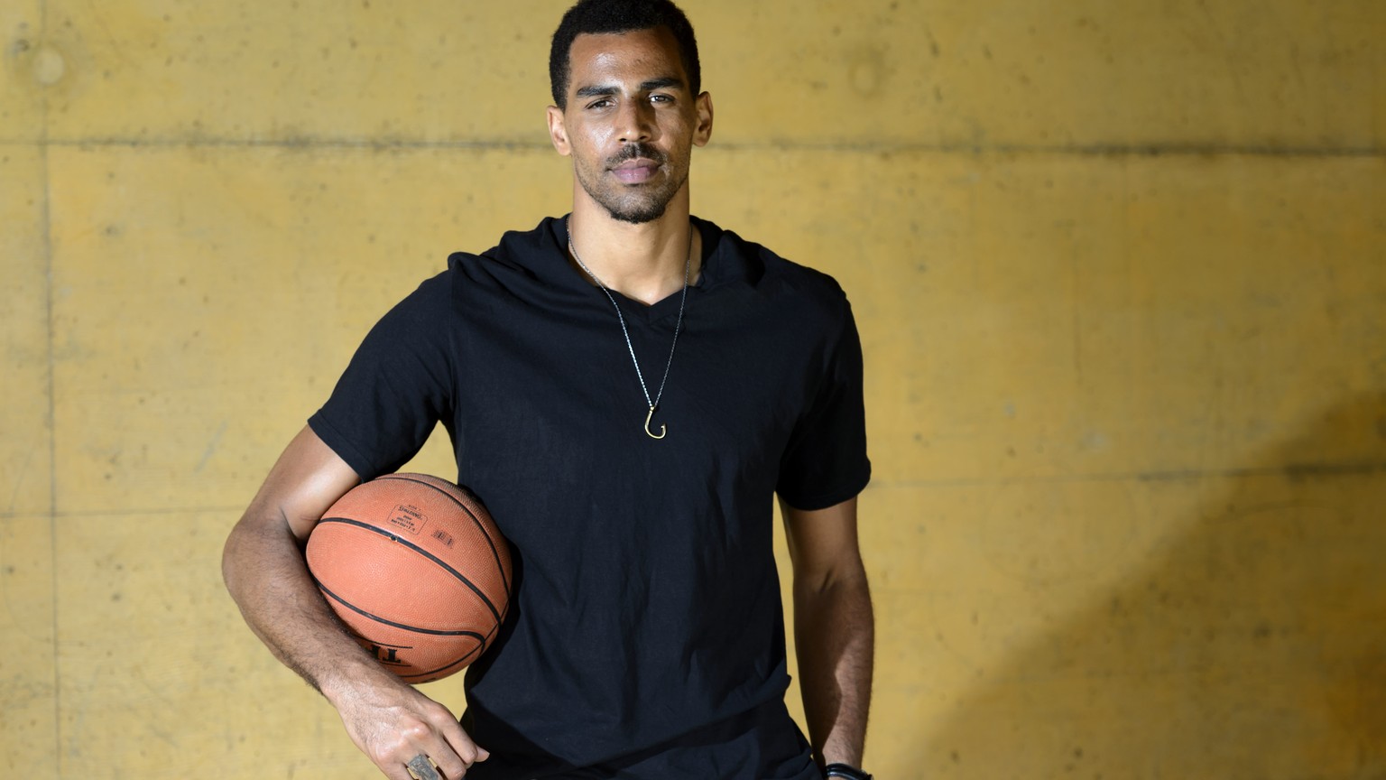 ZUR BEVORSTEHENDEN KNIEOPERATION VON THABO SEFOLOSHA, STELLEN WIR IHNEN HEUTE, 17. JANUAR 2018, FOLGENDES BILDMATERIAL ZUR VERFUEGUNG - Atlanta Hawks NBA basketball player Thabo Sefolosha from Switzer ...